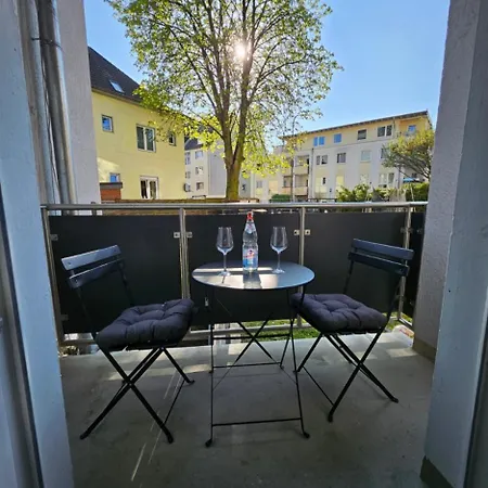 Modern Homes - Voll Ausgestatte Wohnung - Balkon - Hotelbetten - 4K Tv - Wlan Moers Exterior foto