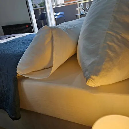 Modern Homes - Voll Ausgestatte Wohnung - Balkon - Hotelbetten - 4K Tv - Wlan Moers Exterior foto