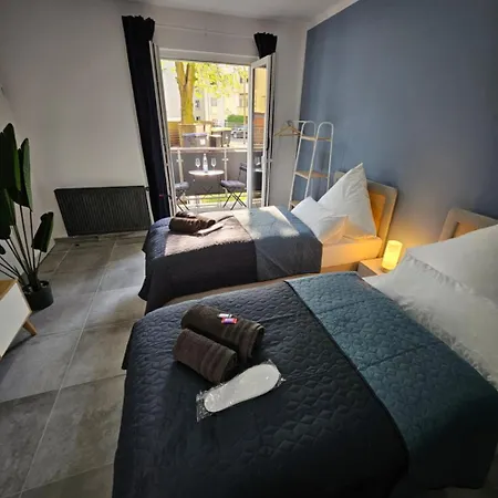Modern Homes - Voll Ausgestatte Wohnung - Balkon - Hotelbetten - 4K Tv - Wlan Moers Exterior foto
