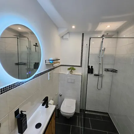 Modern Homes - Voll Ausgestatte Wohnung - Balkon - Hotelbetten - 4K Tv - Wlan Moers Zimmer foto