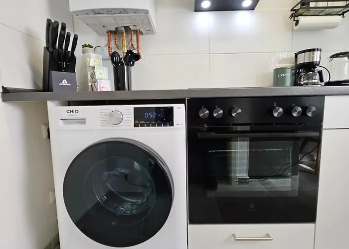 Modern Homes - Voll Ausgestatte Wohnung - Balkon - Hotelbetten - 4K Tv - Wlan
