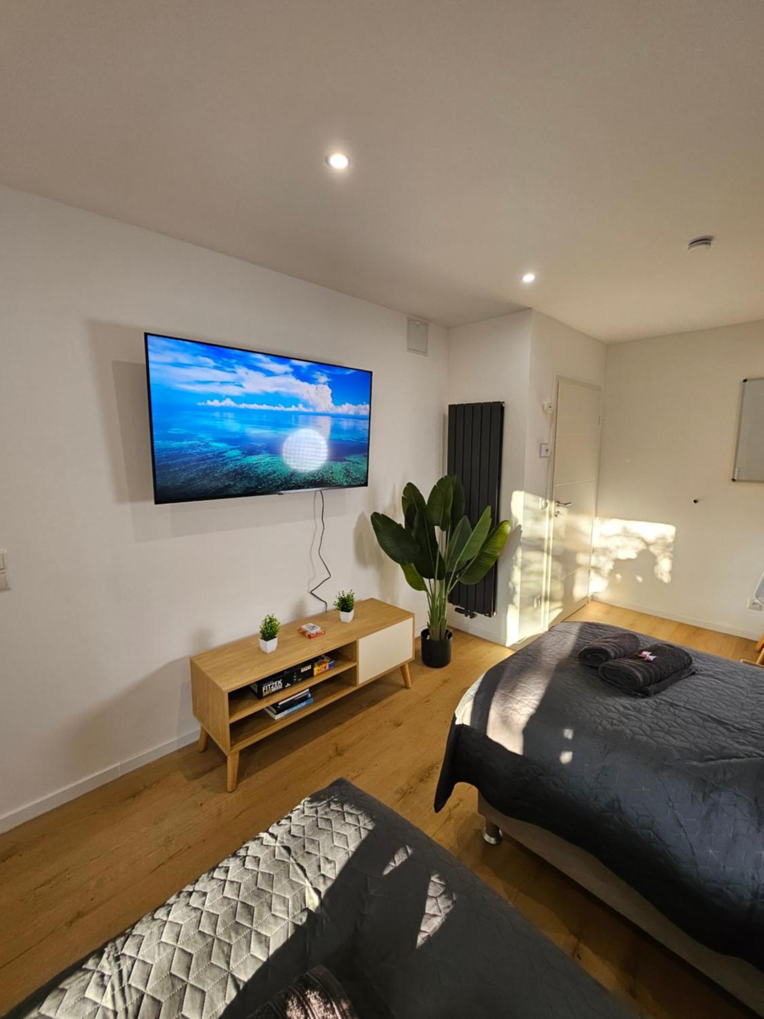 Apartment Modern Homes - Voll Ausgestatte - Balkon - Hotelbetten - 4k Tv - Wlan