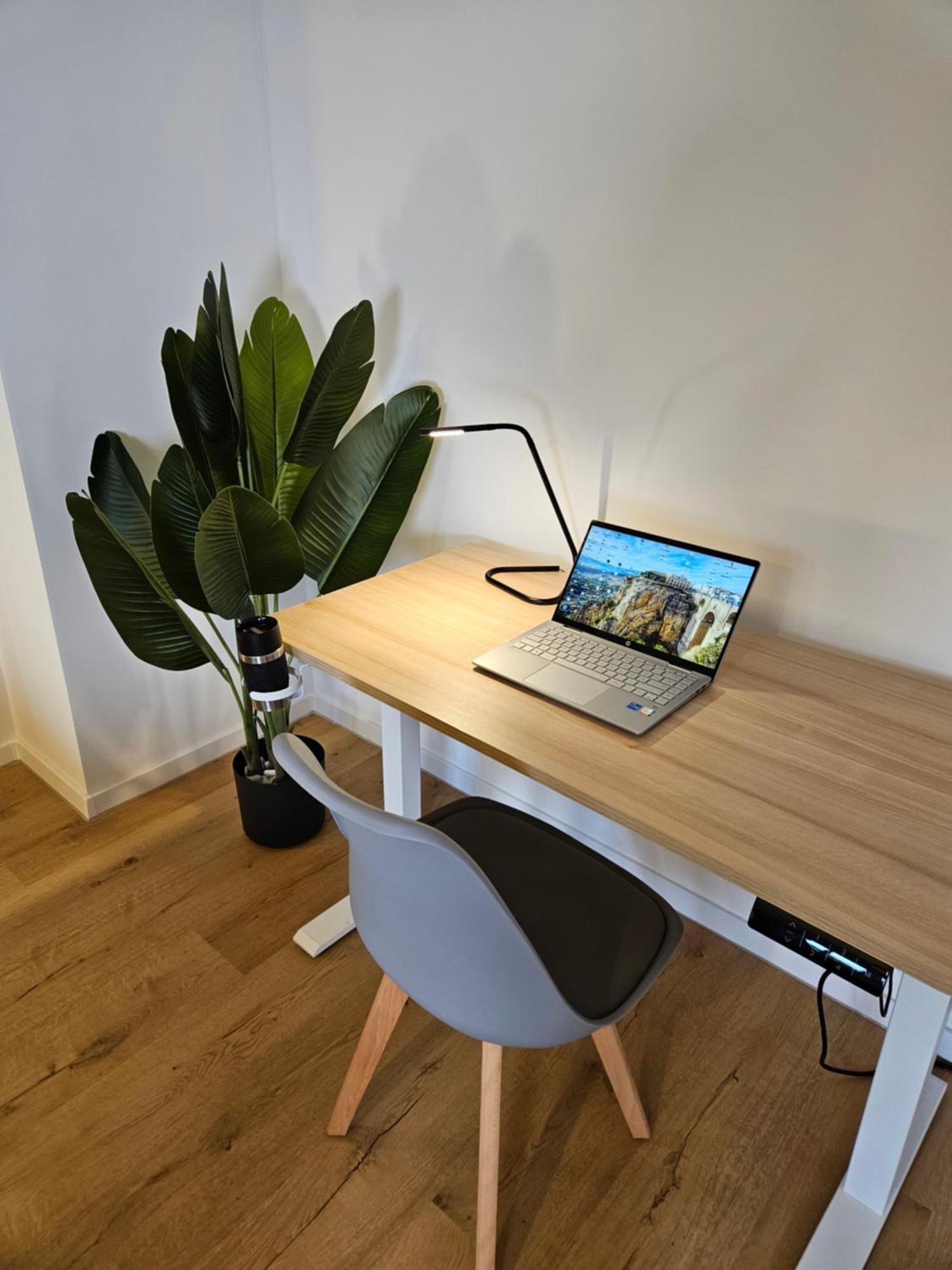 Apartment Modern Homes - Voll Ausgestatte - Balkon - Hotelbetten - 4k Tv - Wlan Moers