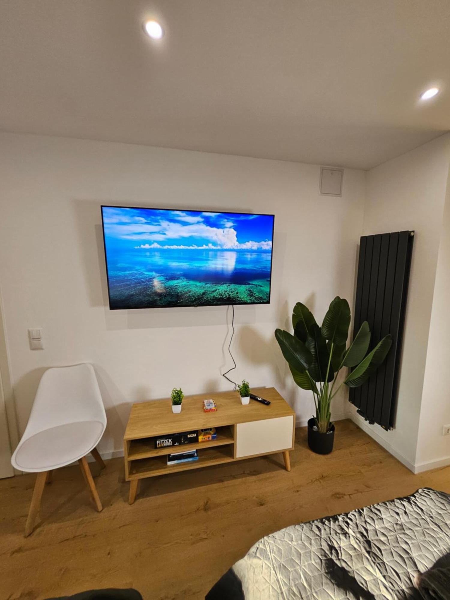 Modern Homes - Voll Ausgestatte - Balkon - Hotelbetten - 4k Tv - Wlan Moers
