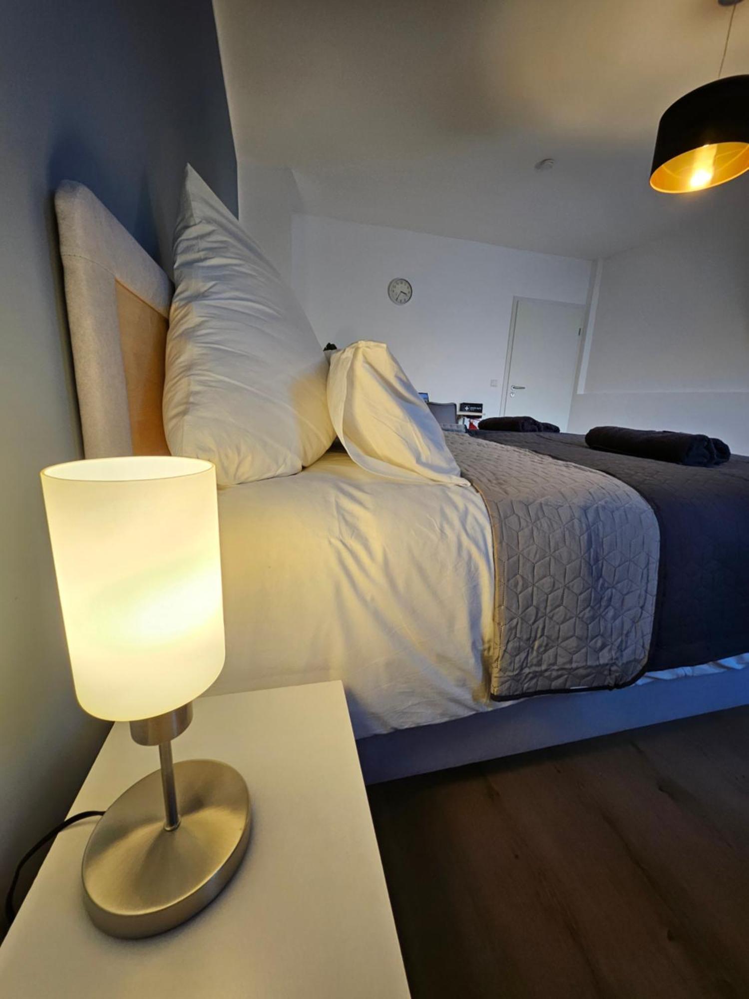 Apartment Modern Homes - Voll Ausgestatte - Balkon - Hotelbetten - 4k Tv - Wlan Moers