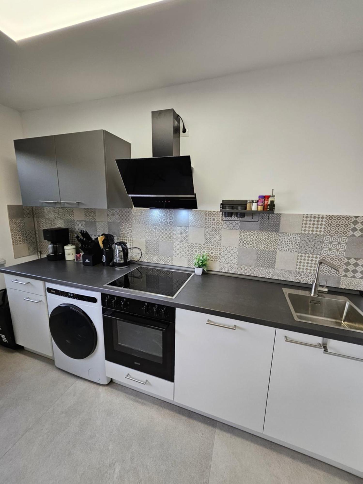 Apartment Modern Homes - Voll Ausgestatte - Balkon - Hotelbetten - 4k Tv - Wlan *