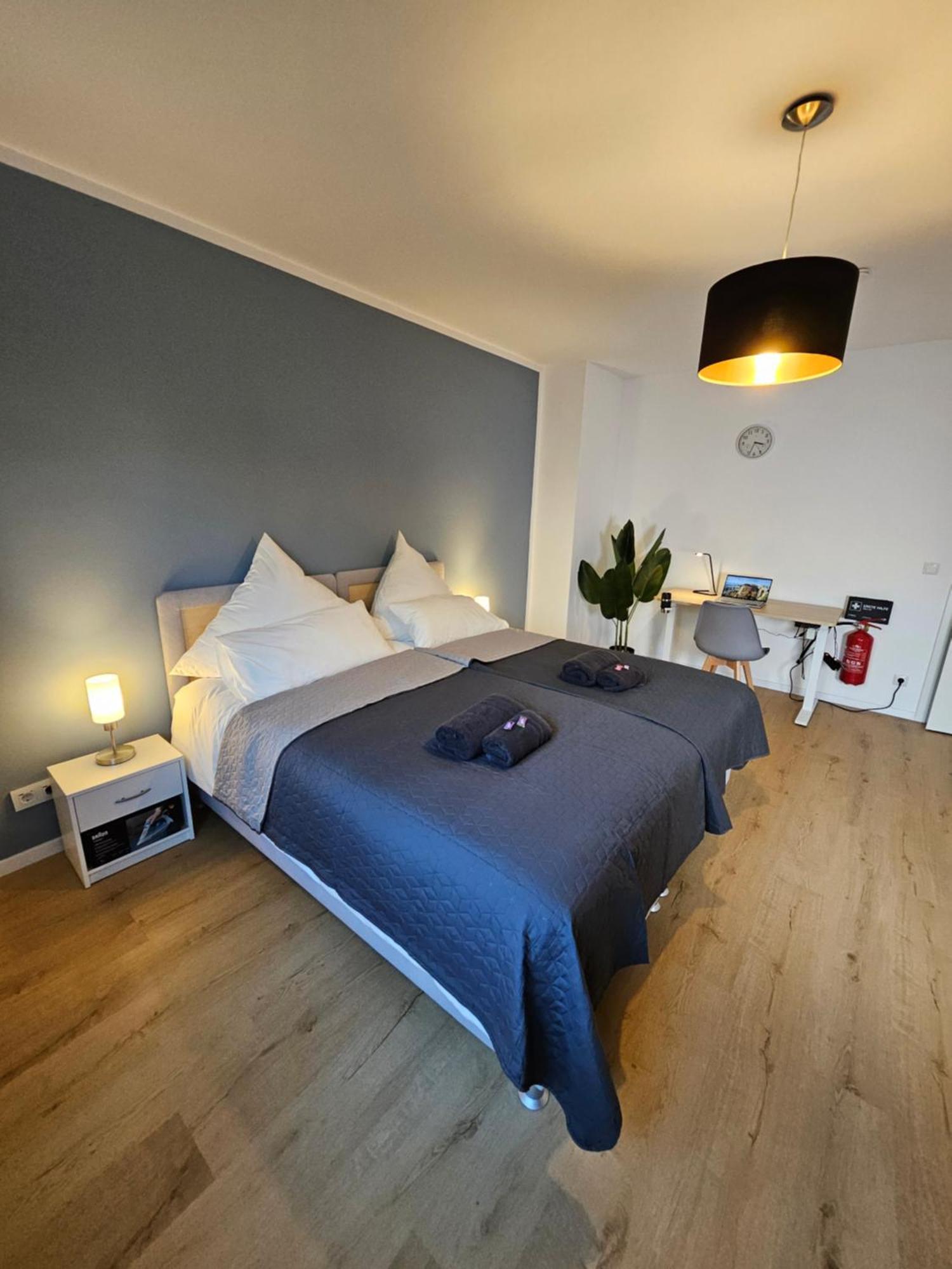 Apartment Modern Homes - Voll Ausgestatte - Balkon - Hotelbetten - 4k Tv - Wlan Moers