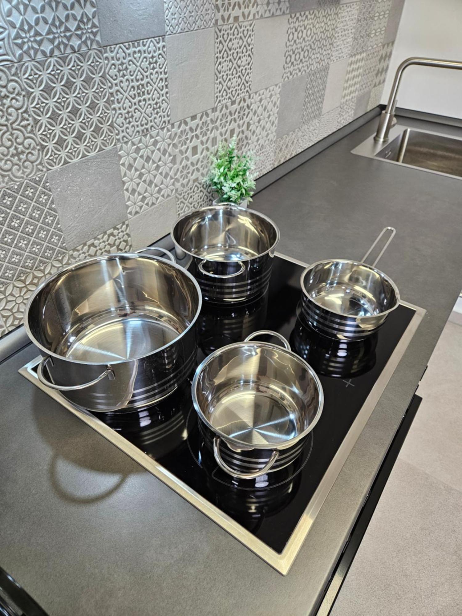 Modern Homes - Voll Ausgestatte - Balkon - Hotelbetten - 4k Tv - Wlan Apartment Moers