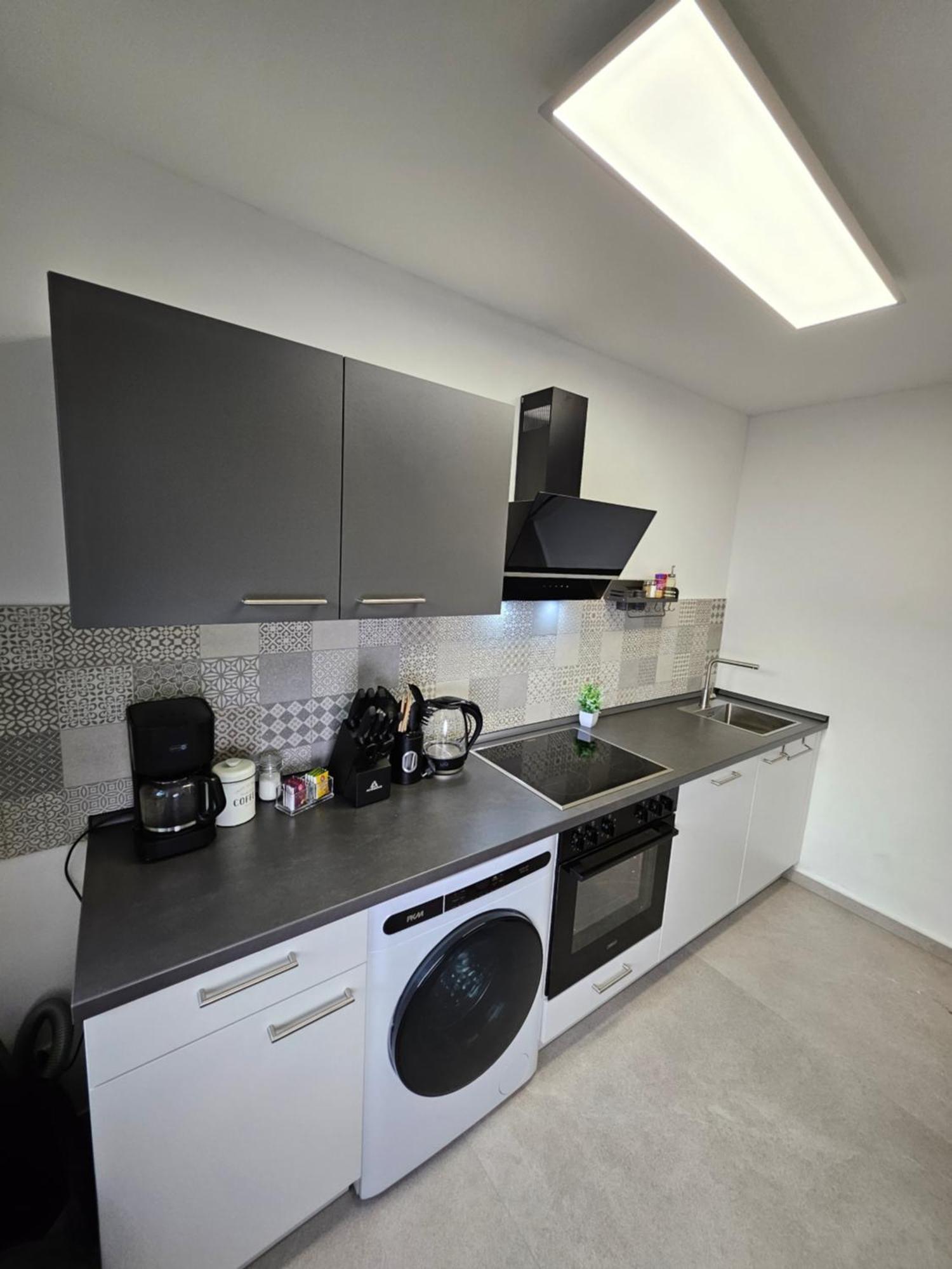 Apartment Modern Homes - Voll Ausgestatte - Balkon - Hotelbetten - 4k Tv - Wlan