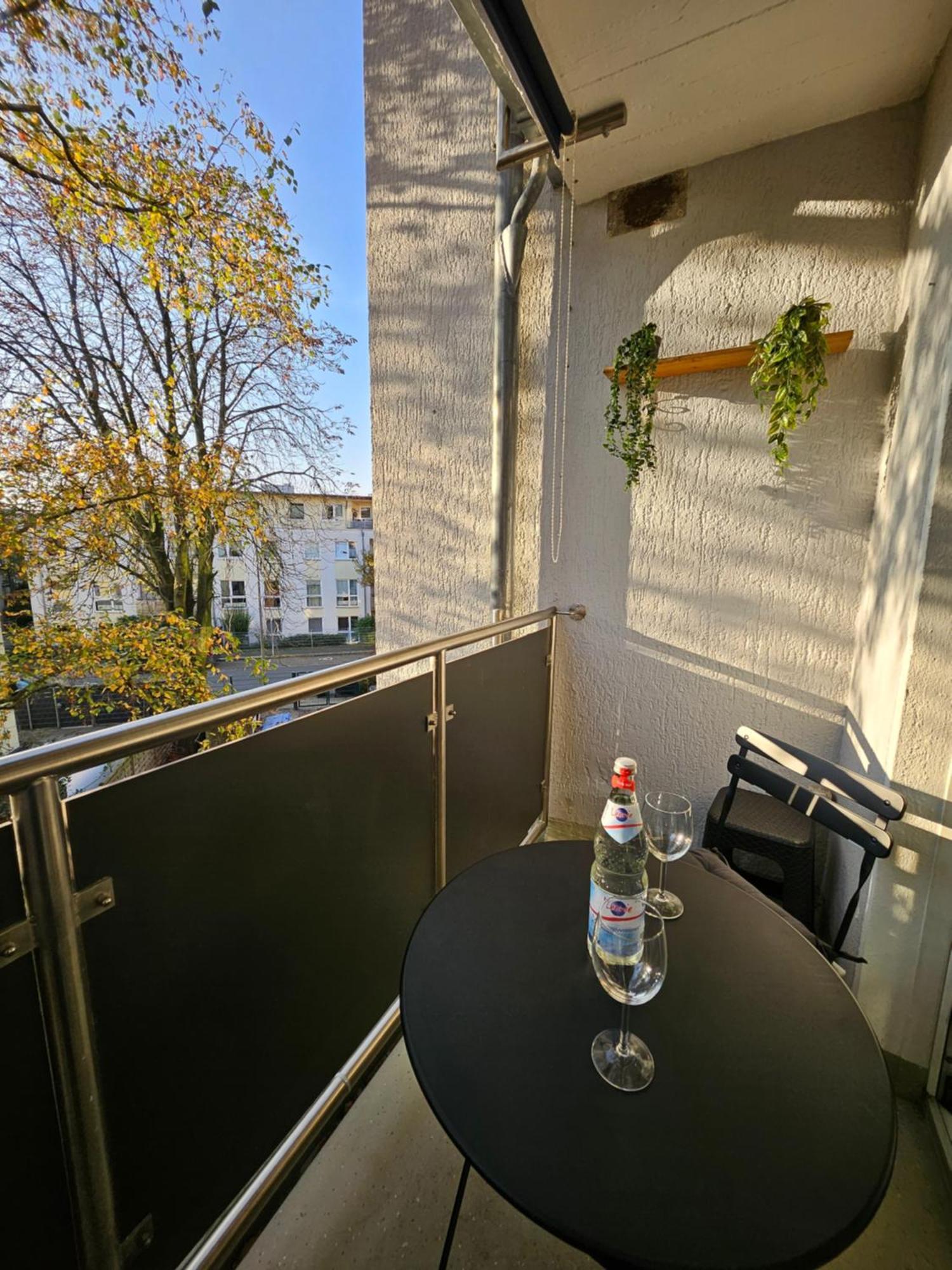Modern Homes - Voll Ausgestatte - Balkon - Hotelbetten - 4k Tv - Wlan *