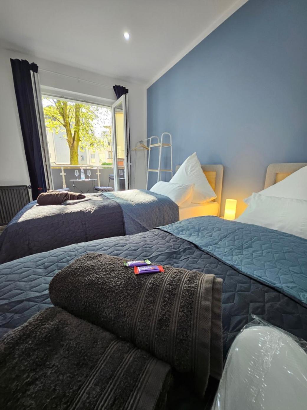 Modern Homes - Voll Ausgestatte - Balkon - Hotelbetten - 4k Tv - Wlan Moers