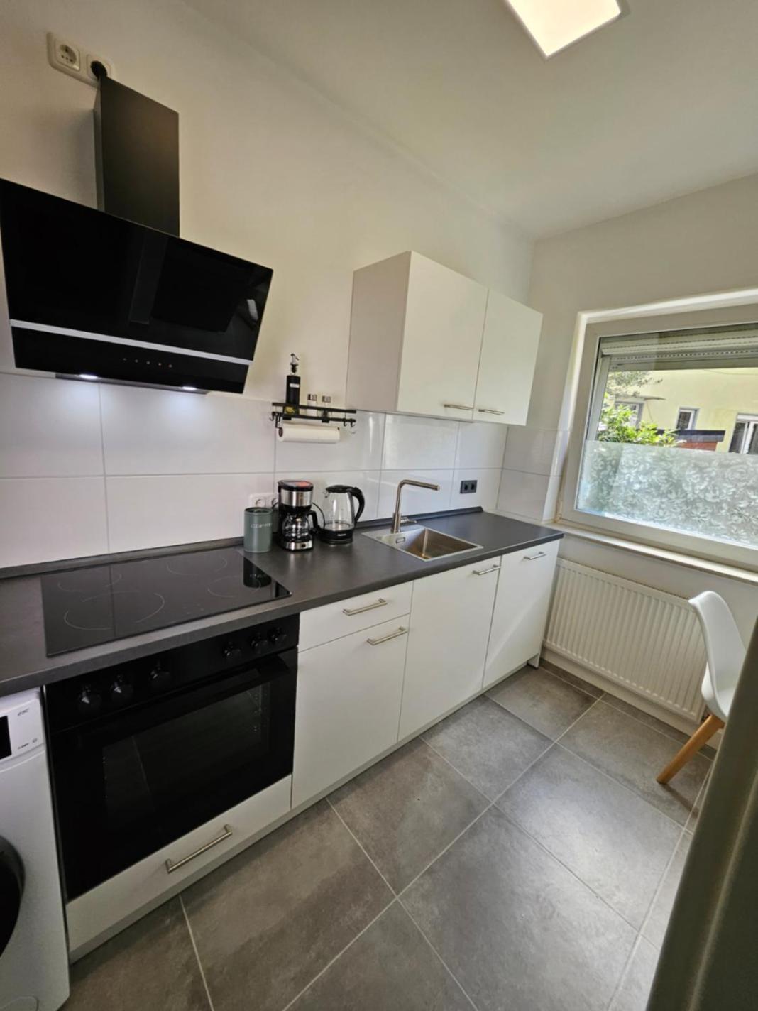 Modern Homes - Voll Ausgestatte - Balkon - Hotelbetten - 4k Tv - Wlan Apartment Moers