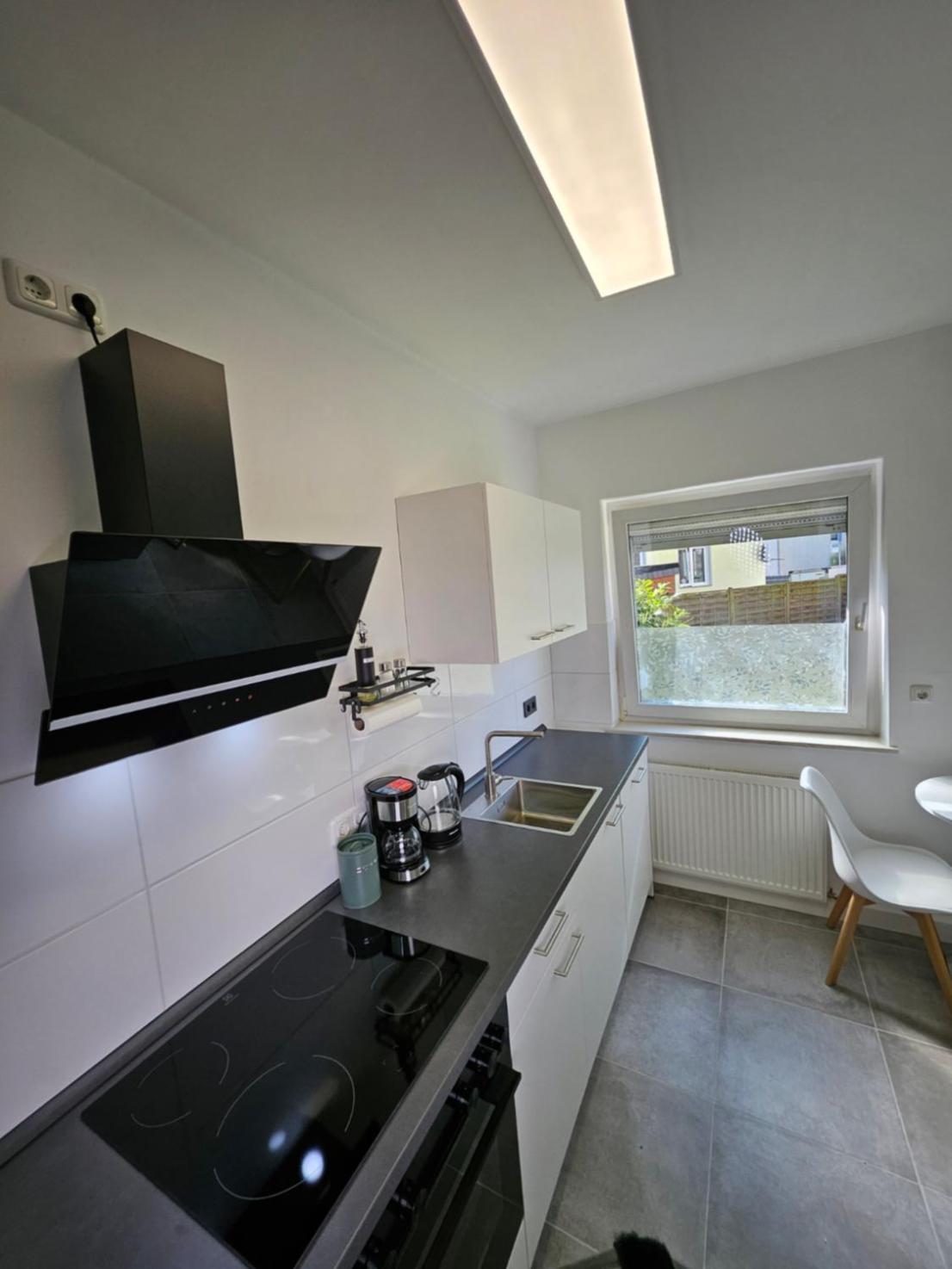 Modern Homes - Voll Ausgestatte - Balkon - Hotelbetten - 4k Tv - Wlan Apartment