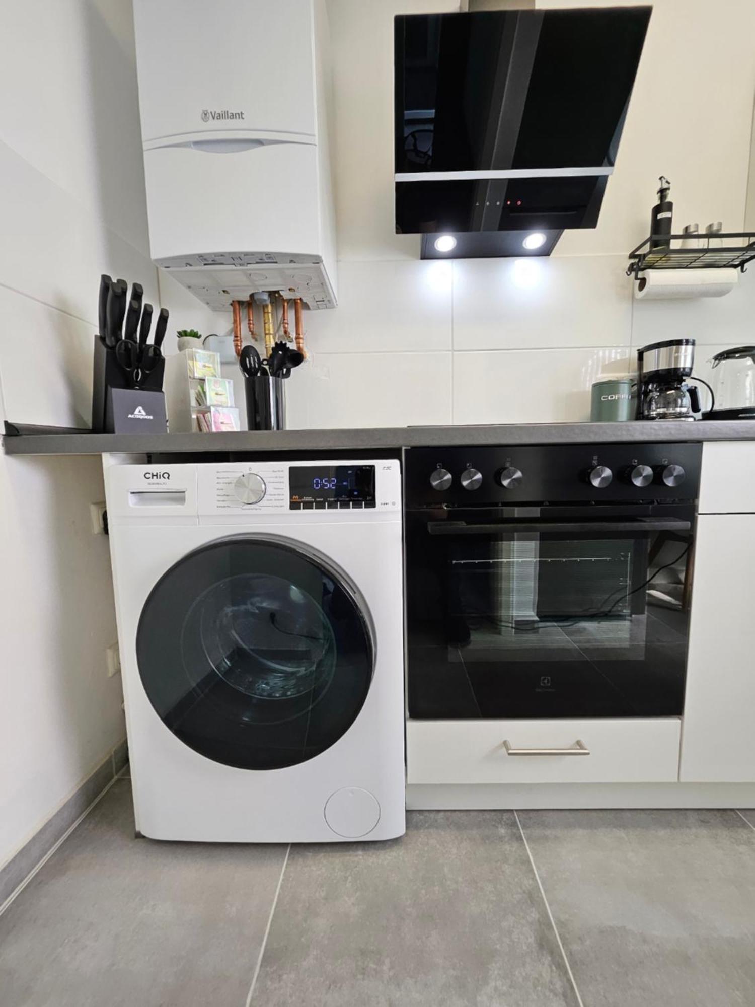 Apartment Modern Homes - Voll Ausgestatte - Balkon - Hotelbetten - 4k Tv - Wlan Moers