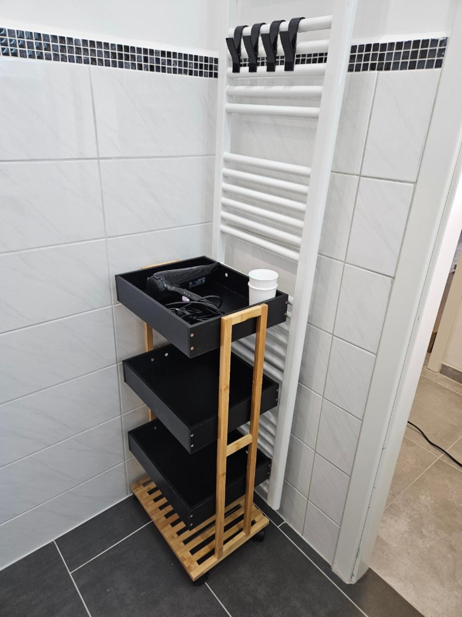 Modern Homes - Voll Ausgestatte - Balkon - Hotelbetten - 4k Tv - Wlan Apartment Moers