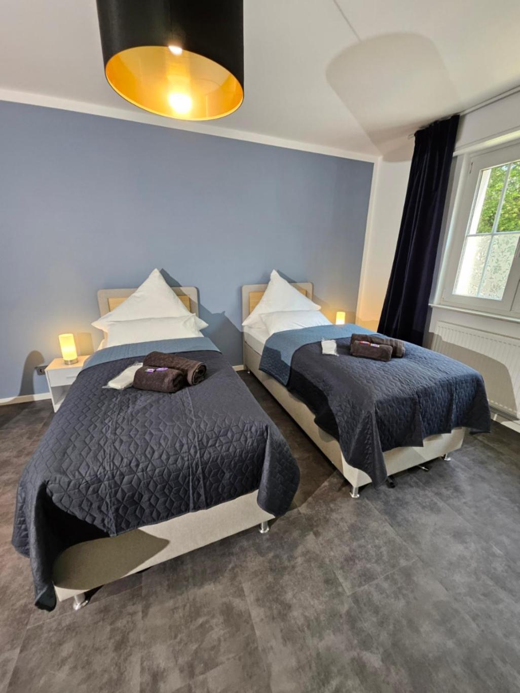 Modern Homes - Voll Ausgestatte - Balkon - Hotelbetten - 4k Tv - Wlan *